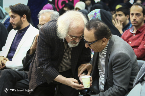 حضور دکتر اسماعیل آذر، استاد زبان و ادبیات فارسی و محمدعلی مجاهدی، شاعر پیشکسوت آیینی در مراسم رونمایی از کتاب شعر یحیی، پنجمین مجموعه شعر سیدحمیدرضا برقعی