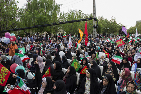 اجتماع بزرگ جوانان استان البرز و جشن روز جوان به مناسبت ولادت حضرت علی اکبر (ع)