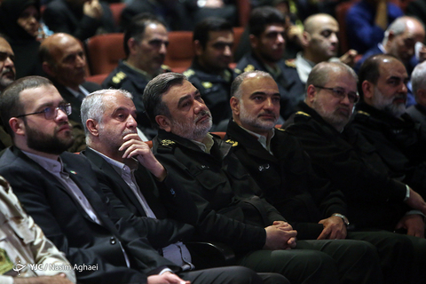 رونمایی از کتاب «مهران می‌خندد» زندگینامه و خاطرات مرزبان شهید «مهران اِقرع»