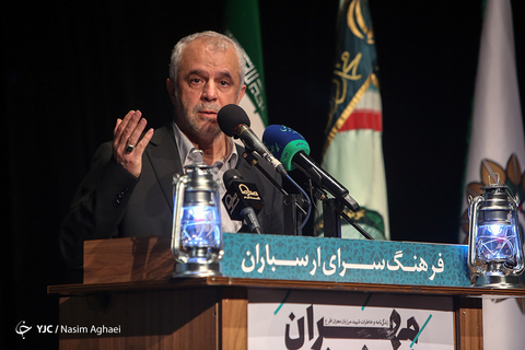 رونمایی از کتاب «مهران می‌خندد» زندگینامه و خاطرات مرزبان شهید «مهران اِقرع»