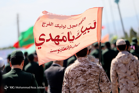 زائران به سوی میعادگاه منتظران