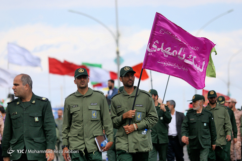زائران به سوی میعادگاه منتظران