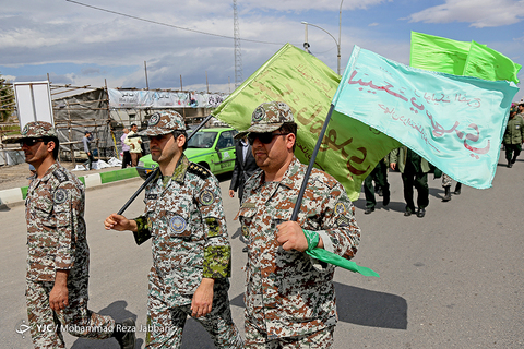 زائران به سوی میعادگاه منتظران