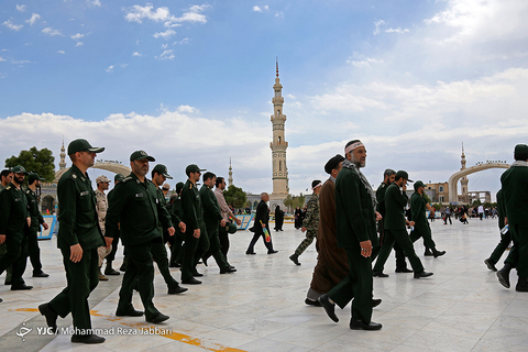 زائران به سوی میعادگاه منتظران