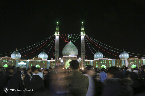 مراسم احیاء، جشن و نورافشانی میلاد حضرت امام مهدی(عج) در شب نیمه شعبان در مسجد مقدس جمکران