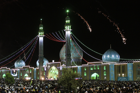 مراسم احیاء، جشن و نورافشانی میلاد حضرت امام مهدی(عج) در شب نیمه شعبان در مسجد مقدس جمکران
