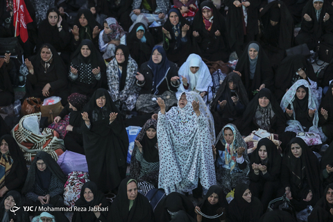 مراسم احیاء، جشن و نورافشانی میلاد حضرت امام مهدی(عج) در شب نیمه شعبان در مسجد مقدس جمکران
