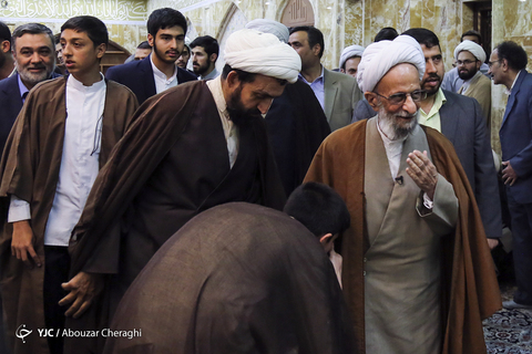 مراسم عمامه گذاری طلاب به مناسبت نیمه شعبان در حوزه علمیه امام خمینی (ره)