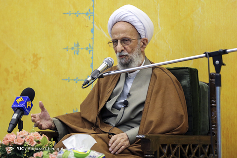 مراسم عمامه گذاری طلاب به مناسبت نیمه شعبان در حوزه علمیه امام خمینی (ره)