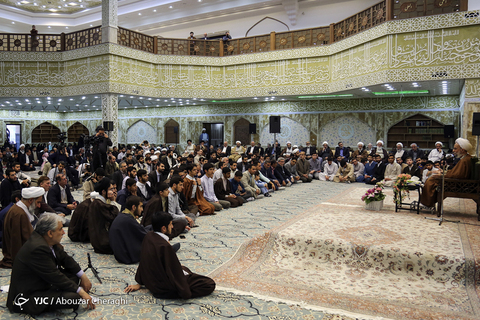 مراسم عمامه گذاری طلاب به مناسبت نیمه شعبان در حوزه علمیه امام خمینی (ره)