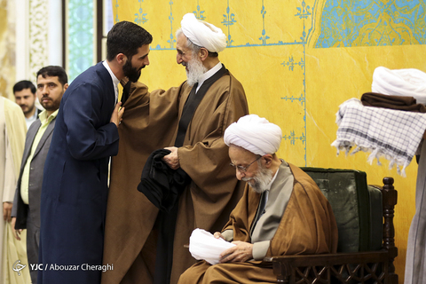 مراسم عمامه گذاری طلاب به مناسبت نیمه شعبان در حوزه علمیه امام خمینی (ره)