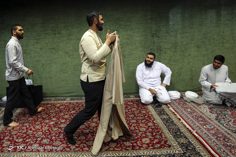 مراسم عمامه گذاری طلاب به مناسبت نیمه شعبان در حوزه علمیه امام خمینی (ره)