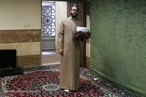 مراسم عمامه گذاری طلاب به مناسبت نیمه شعبان در حوزه علمیه امام خمینی (ره)