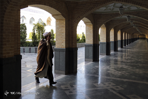 مراسم عمامه گذاری طلاب به مناسبت نیمه شعبان در حوزه علمیه امام خمینی (ره)