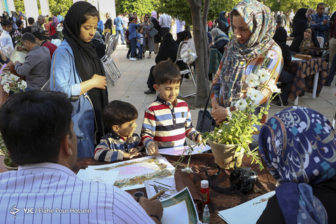 بداهه نویسی خوشنویسان در بزرگداشت سعدی