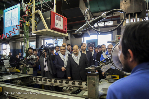 بازدید وزیر کار از کارخانه محورسازان ایران خودرو
