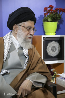 بازدید رهبر انقلاب از نمایشگاه کتاب تهران