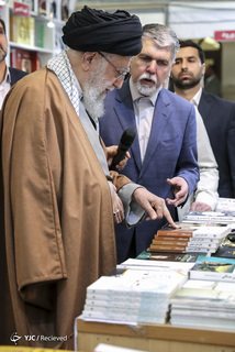 بازدید رهبر انقلاب از نمایشگاه کتاب تهران