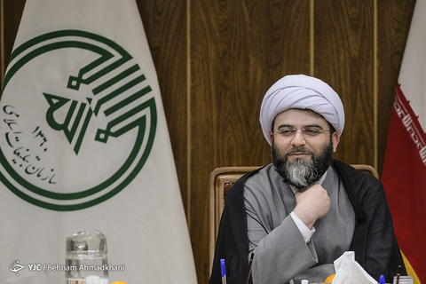نشست هم اندیشی شاعران آئینی