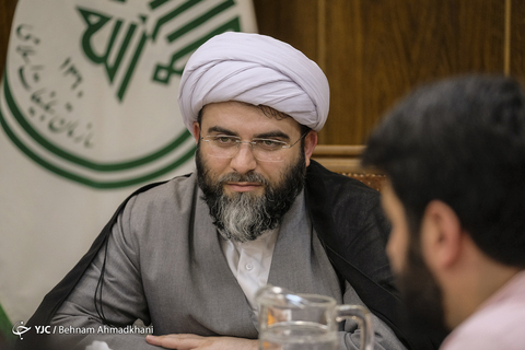 نشست هم اندیشی شاعران آئینی