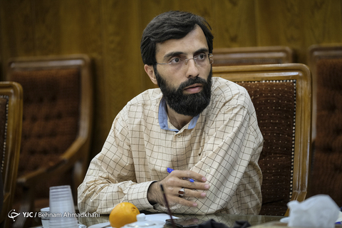 نشست هم اندیشی شاعران آئینی