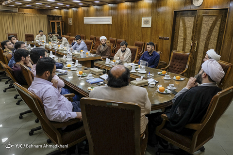 نشست هم اندیشی شاعران آئینی
