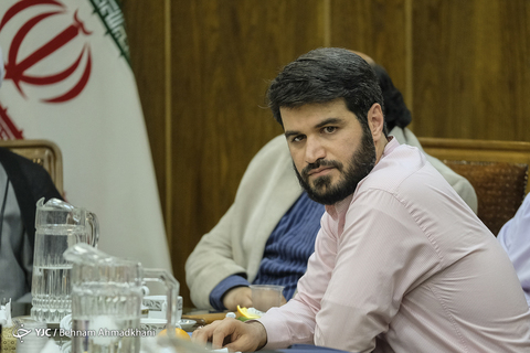 نشست هم اندیشی شاعران آئینی