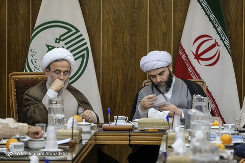 نشست هم اندیشی شاعران آئینی