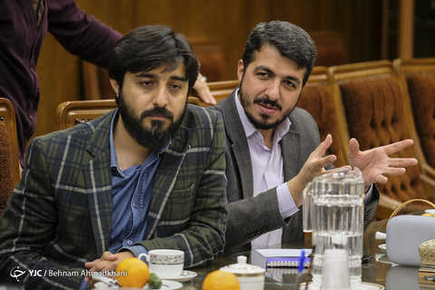نشست هم اندیشی شاعران آئینی