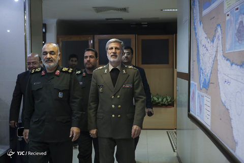 دیدار امیرسرتیپ امیر حاتمی وزیر دفاع با سرلشکر حسین سلامی فرمانده جدید کل سپاه