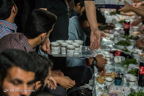 افطاری ساده عکاسان متعهد در پارک هنرمندان