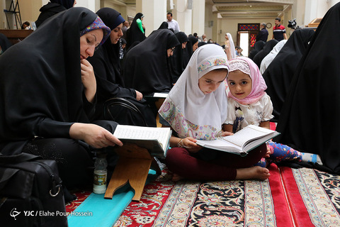 محفل انس با قرآن کریم در حرم شاهچراغ (ع) شیراز