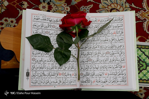 محفل انس با قرآن کریم در حرم شاهچراغ (ع) شیراز