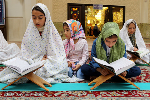 محفل انس با قرآن کریم در حرم شاهچراغ (ع) شیراز