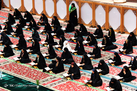 محفل انس با قرآن کریم در حرم شاهچراغ (ع) شیراز
