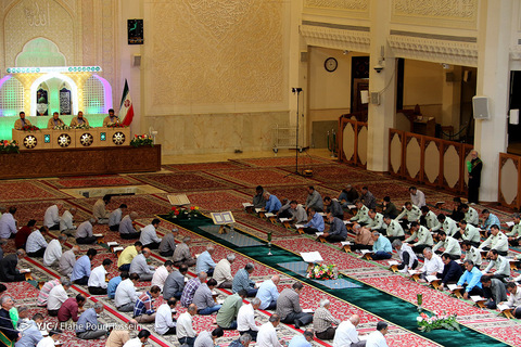 محفل انس با قرآن کریم در حرم شاهچراغ (ع) شیراز