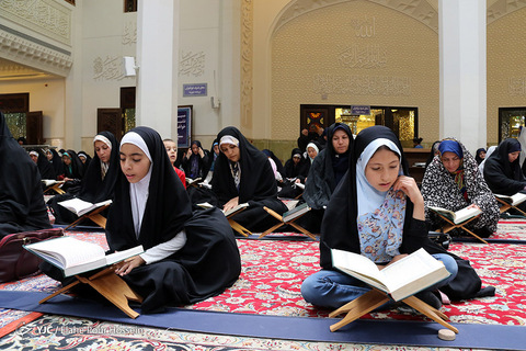 محفل انس با قرآن کریم در حرم شاهچراغ (ع) شیراز