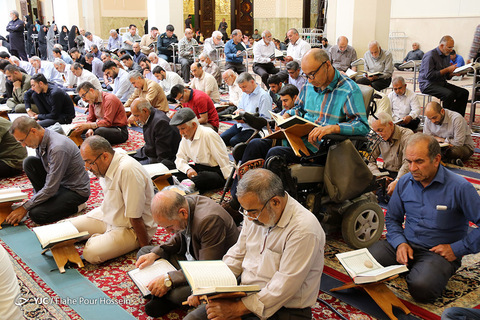 محفل انس با قرآن کریم در حرم شاهچراغ (ع) شیراز