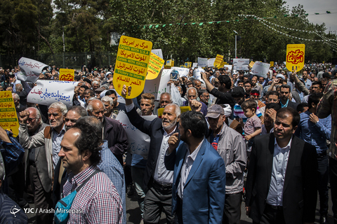 راهپیمایی نمازگزاران نماز جمعه تهران در حمایت از بیانیه شورای عالی امنیت