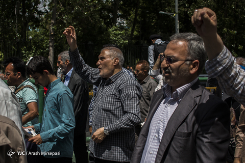 راهپیمایی نمازگزاران نماز جمعه تهران در حمایت از بیانیه شورای عالی امنیت