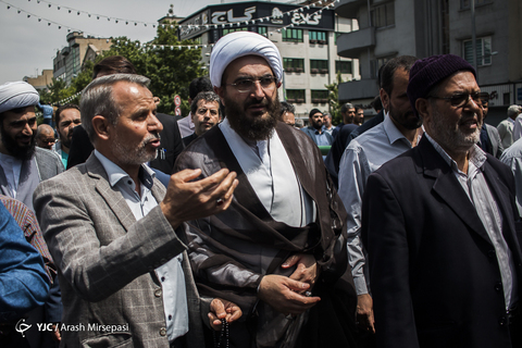 راهپیمایی نمازگزاران نماز جمعه تهران در حمایت از بیانیه شورای عالی امنیت
