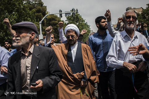 راهپیمایی نمازگزاران نماز جمعه تهران در حمایت از بیانیه شورای عالی امنیت