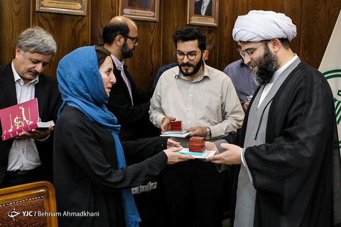 دیدار نخبگان فرهنگ و هنر افغانستانی با رئیس سازمان تبلیغات