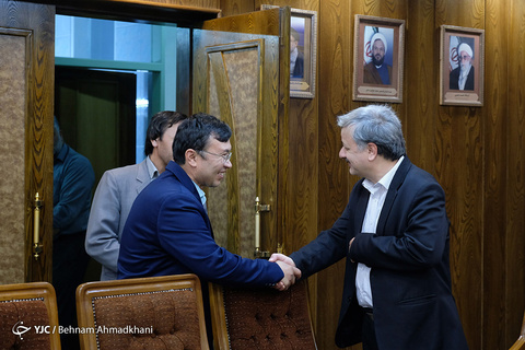 دیدار نخبگان فرهنگ و هنر افغانستانی با رئیس سازمان تبلیغات