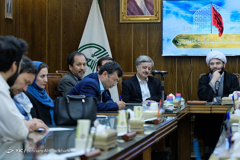دیدار نخبگان فرهنگ و هنر افغانستانی با رئیس سازمان تبلیغات