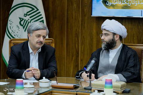 دیدار نخبگان فرهنگ و هنر افغانستانی با رئیس سازمان تبلیغات