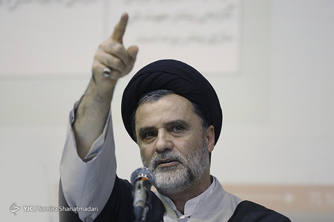 مناظره نبویان و تاجزاده در دانشگاه شریف