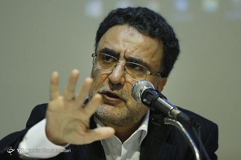 مناظره نبویان و تاجزاده در دانشگاه شریف
