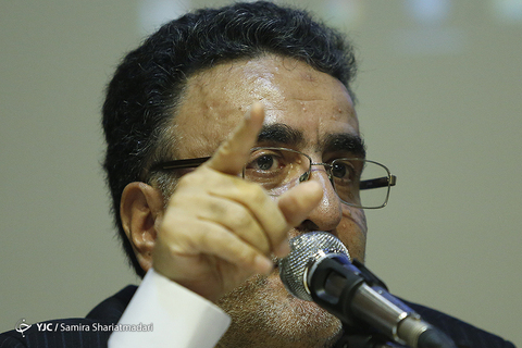 مناظره نبویان و تاجزاده در دانشگاه شریف