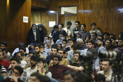 مناظره نبویان و تاجزاده در دانشگاه شریف